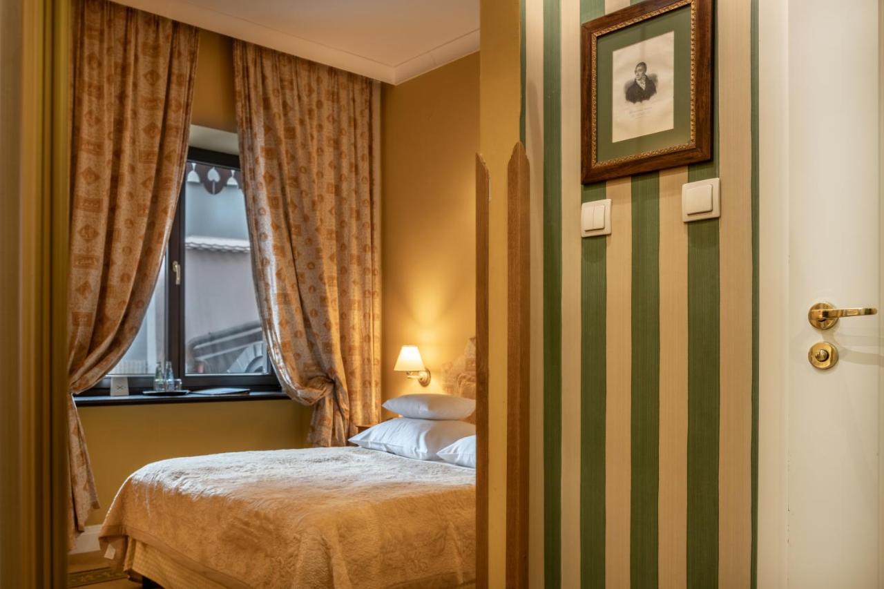 Hotel Grodek Krakow Luaran gambar A room at the hotel
