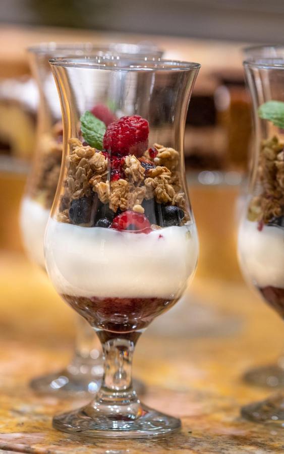 Hotel Grodek Krakow Luaran gambar A parfait with granola and fruit