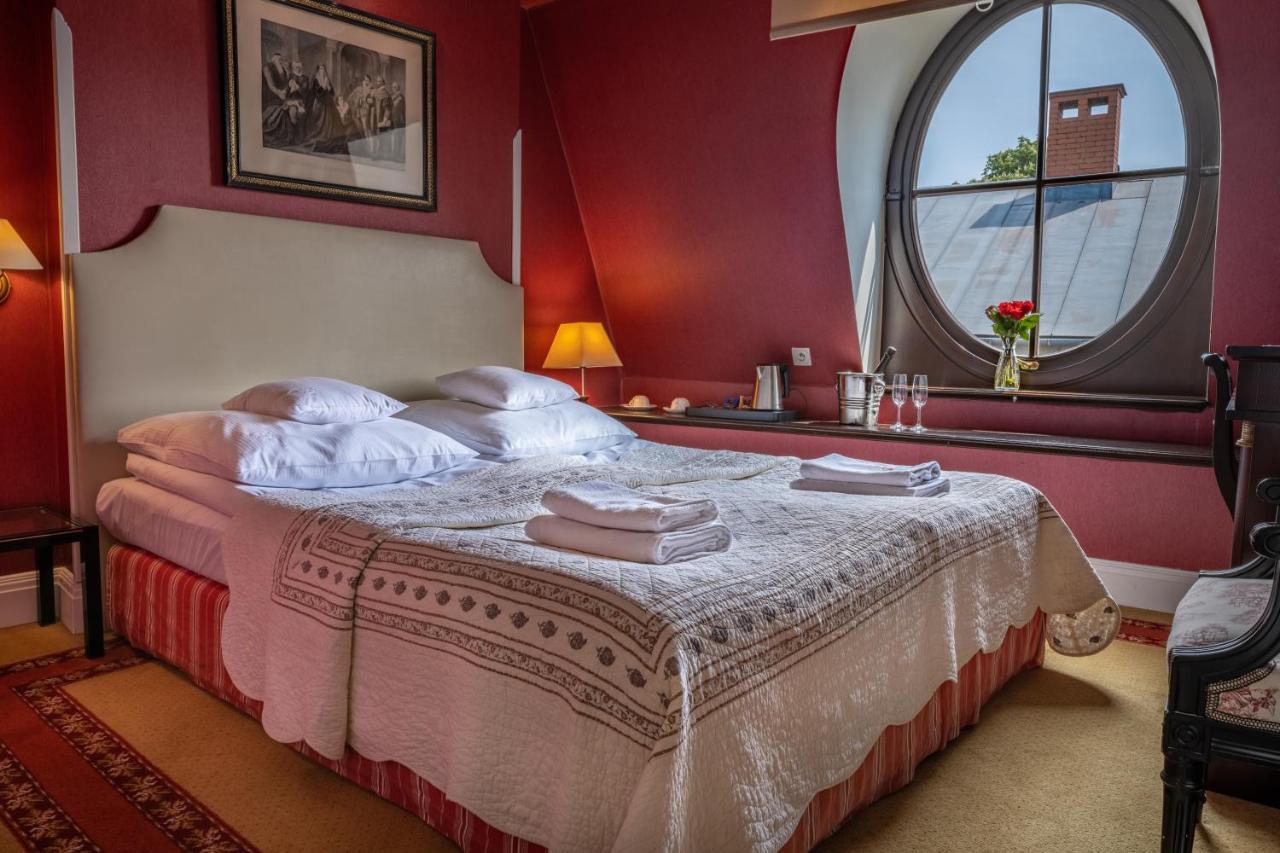 Hotel Grodek Krakow Luaran gambar A room at the hotel