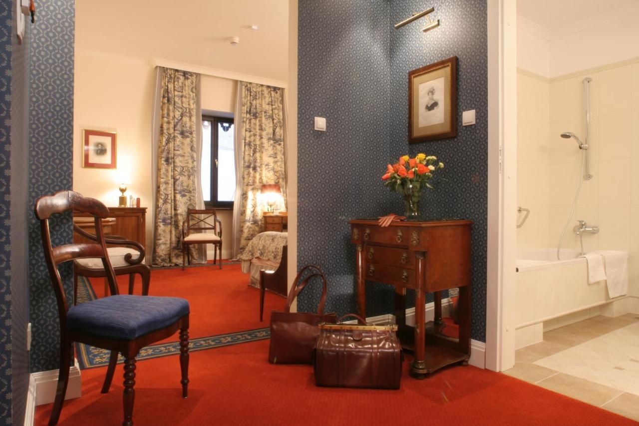 Hotel Grodek Krakow Bilik gambar A room at the hotel